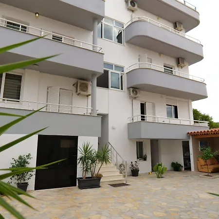 Jali Hotel 3*