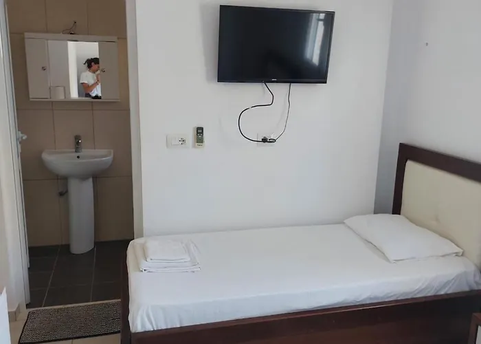 Jali Hotell 3*